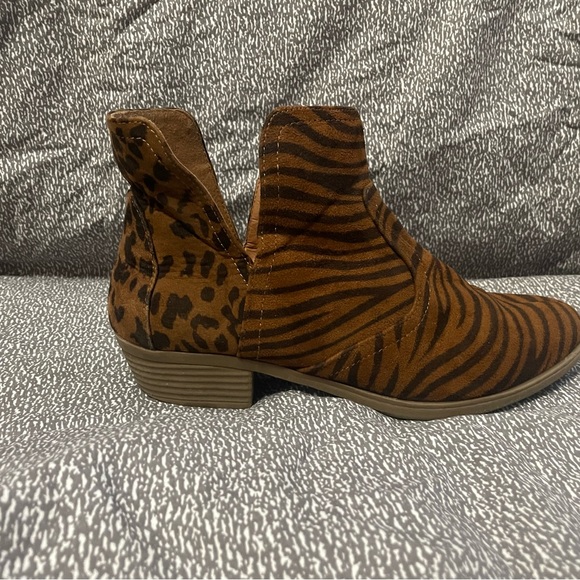 Tiger and Leopard Print Ankle Boots - Picture 6 of 9